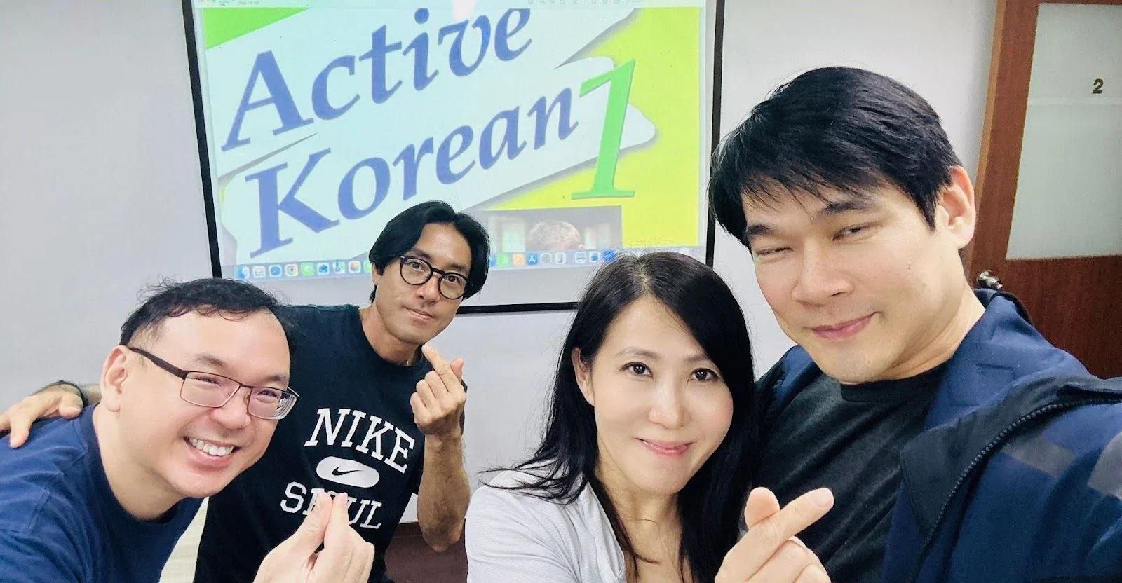 A Korean Explorer class together at the end of a lesson