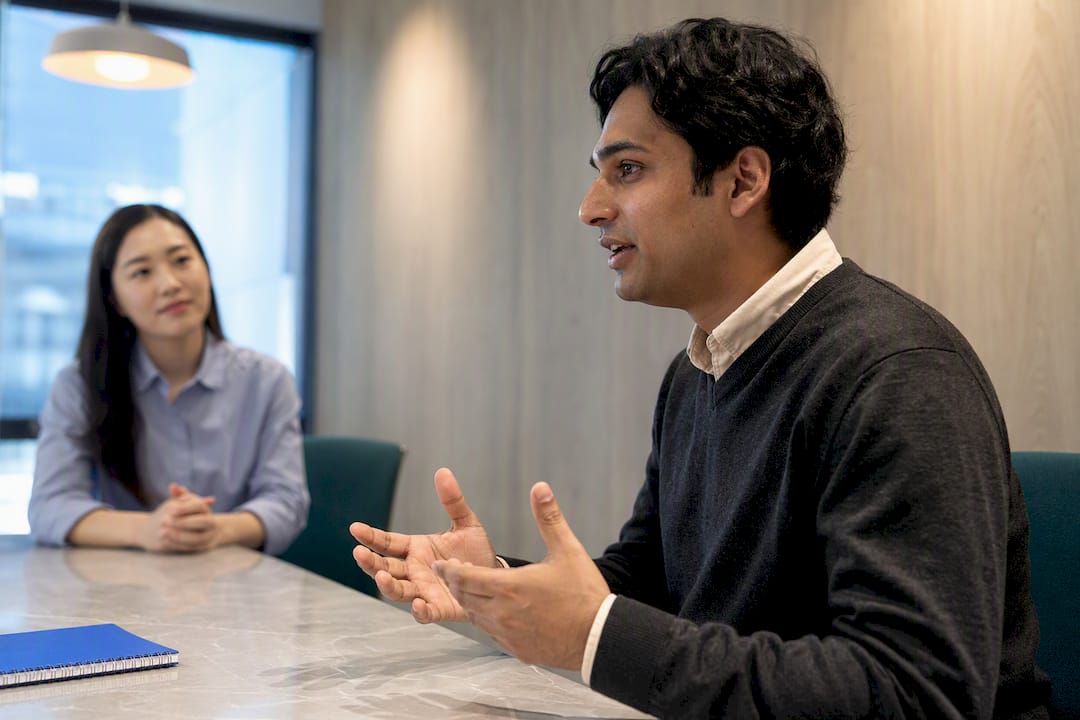 Candidate practising Korean interview answers