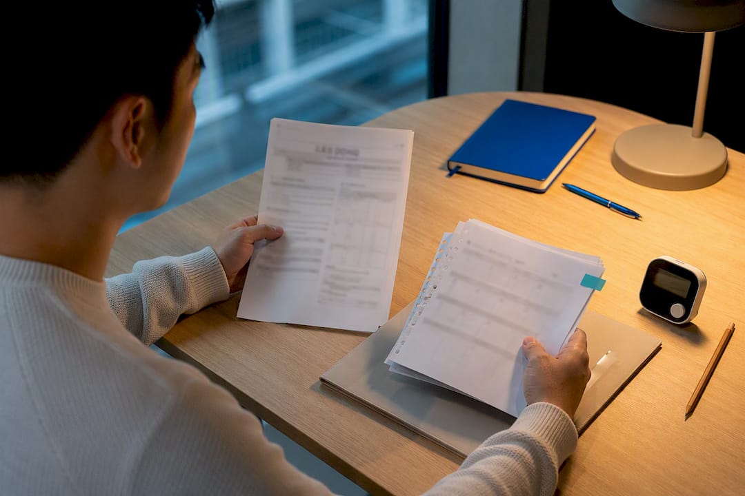 Learner reviewing TOPIK diagnostic study materials