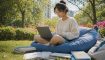 Learner engaging with online Korean language forum