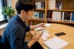 Learner speaking Korean with flashcards